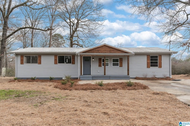 ranch-style house with a porch