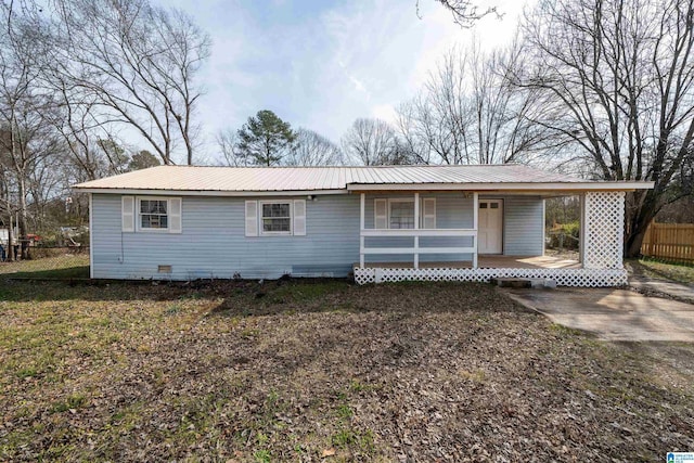 single story home featuring a porch