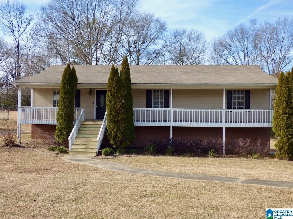 view of front of property featuring covered porch