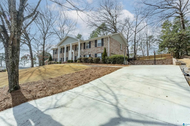 view of front of property