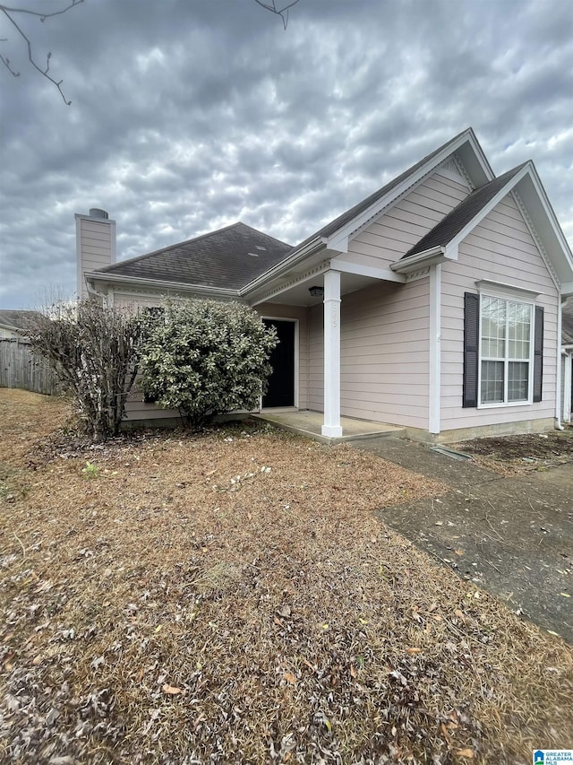 view of front of property