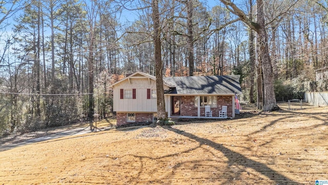 view of front of property featuring covered porch