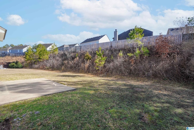 view of yard featuring a patio area