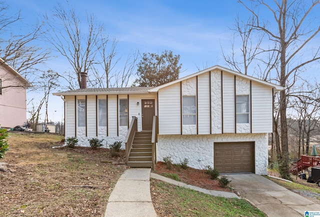 view of front of house with a garage