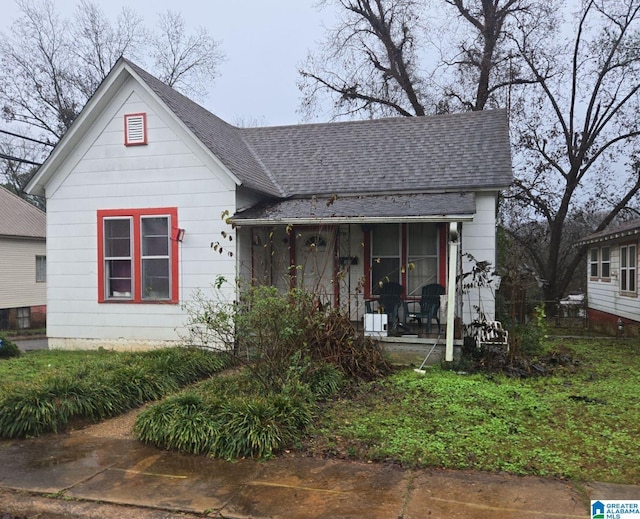 bungalow-style house featuring covered porch