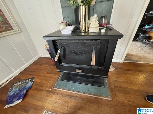 room details featuring wood-type flooring