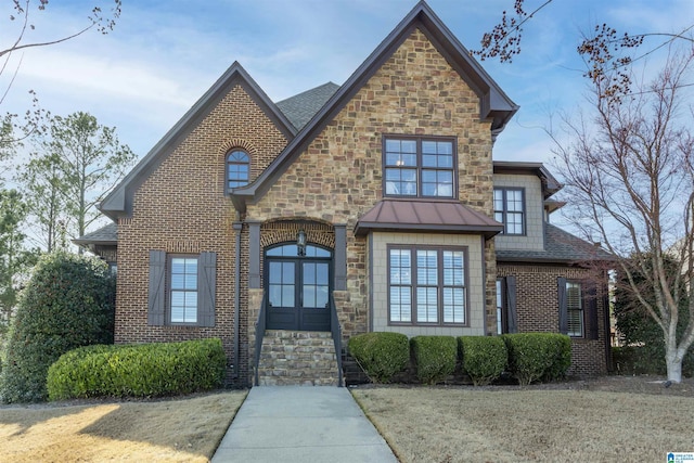 view of front facade with a front lawn