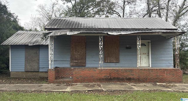 bungalow-style house with a porch