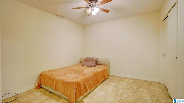 bedroom featuring ceiling fan