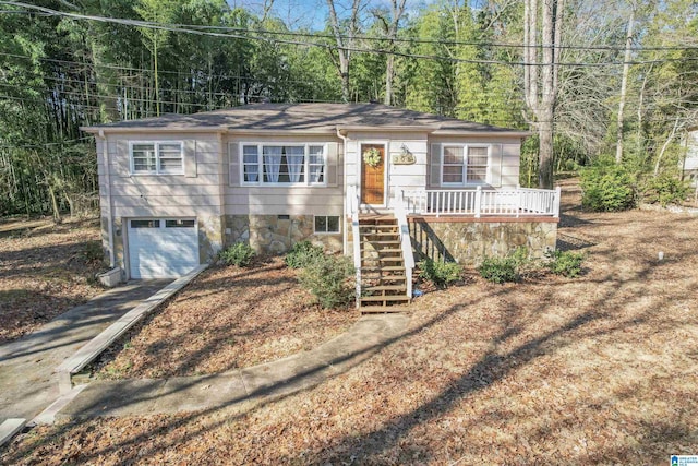 view of front of house featuring a garage