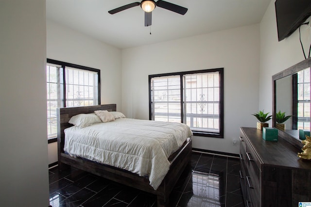 bedroom with ceiling fan