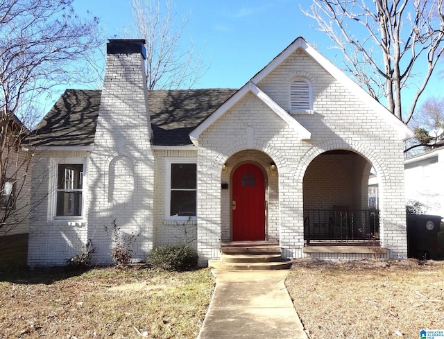 view of front of property featuring covered porch