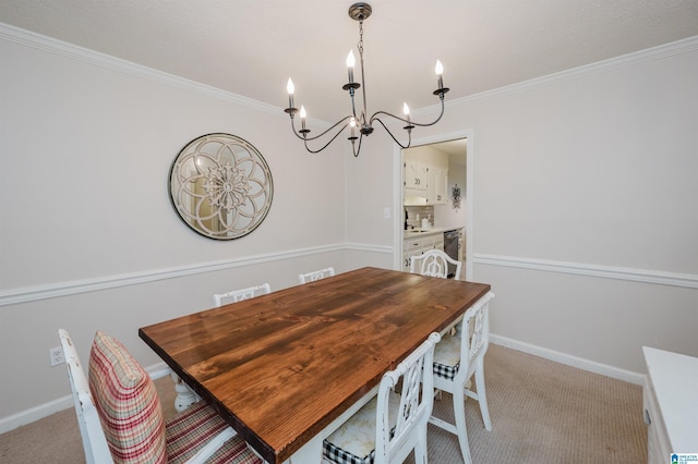 dining space with crown molding, light carpet, and a notable chandelier