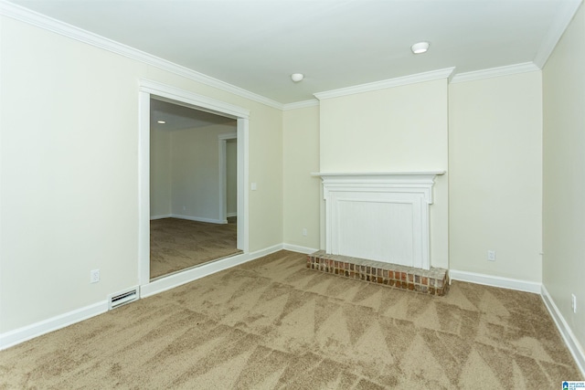 unfurnished room featuring crown molding and carpet flooring