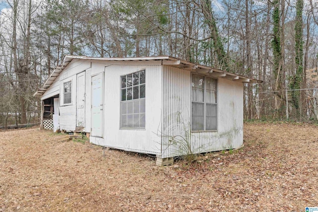 view of outbuilding featuring an outbuilding