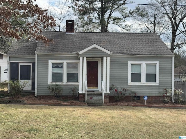 view of front of home with a front lawn