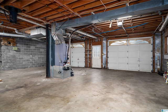 garage with heating unit