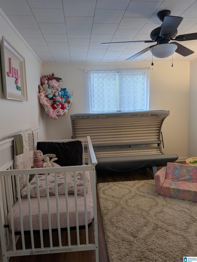 bedroom featuring ceiling fan