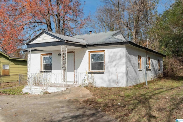 view of front of home featuring a porch