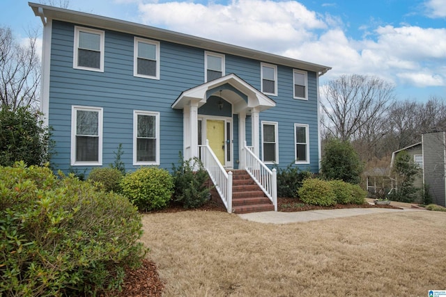 view of front of house featuring a front yard