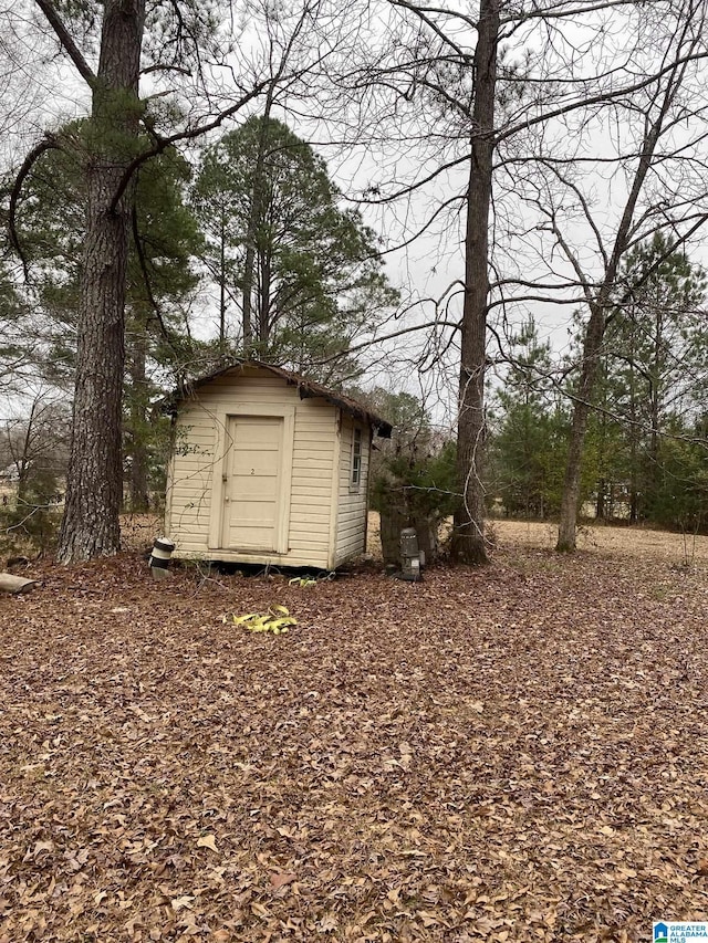 view of outdoor structure