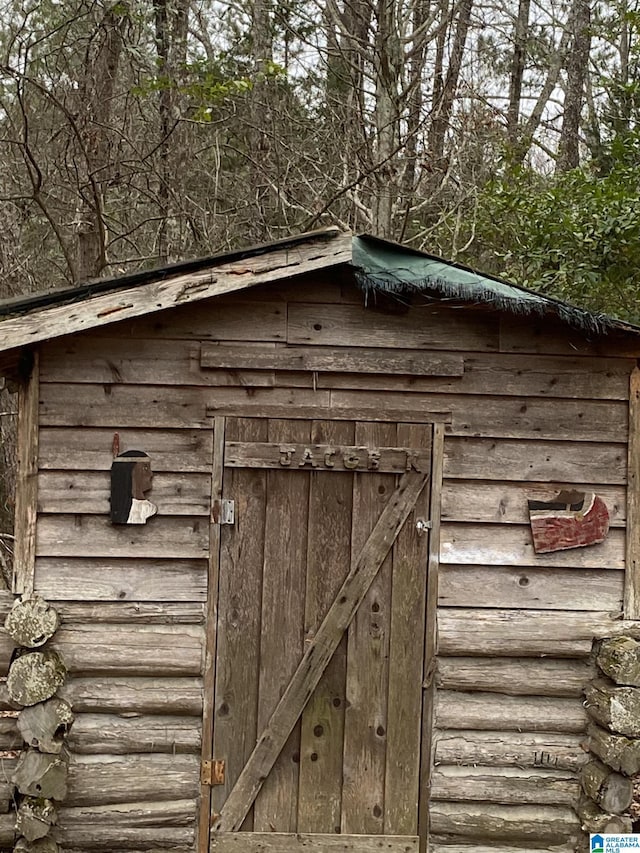 view of outbuilding