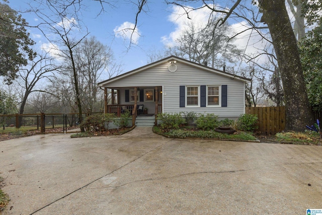 view of front of house featuring covered porch