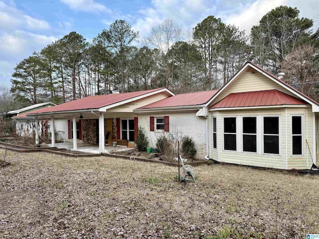 view of front of house featuring a patio