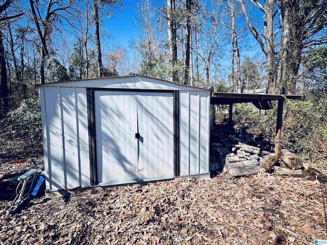 view of outbuilding