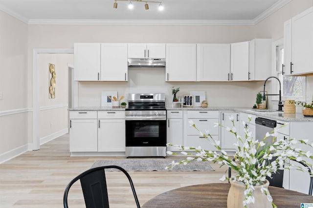 kitchen with stainless steel appliances, white cabinetry, sink, and ornamental molding