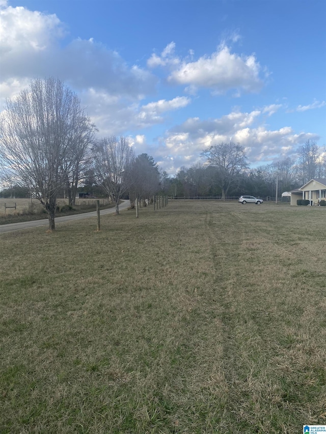 view of yard featuring a rural view