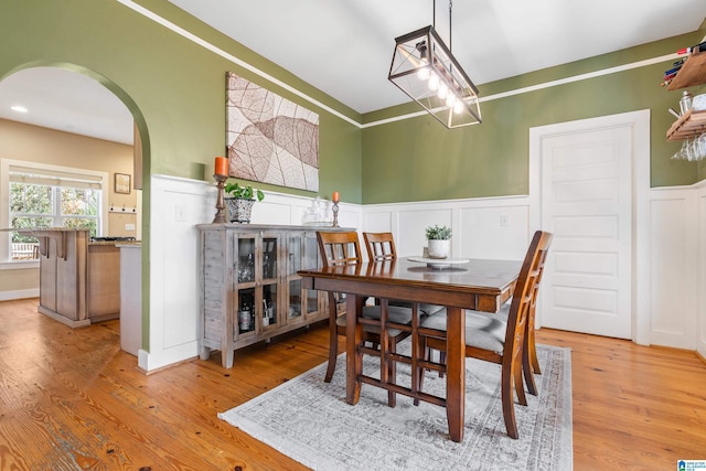 dining room with light hardwood / wood-style floors