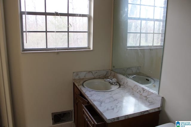 bathroom with vanity