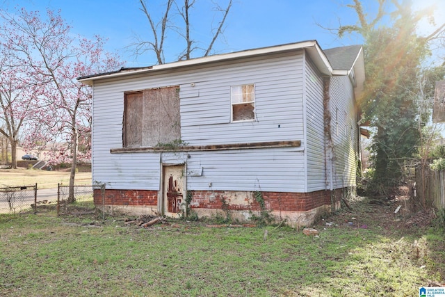 exterior space with a lawn