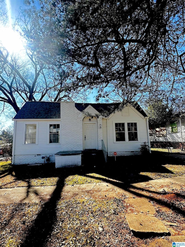 view of front facade featuring crawl space