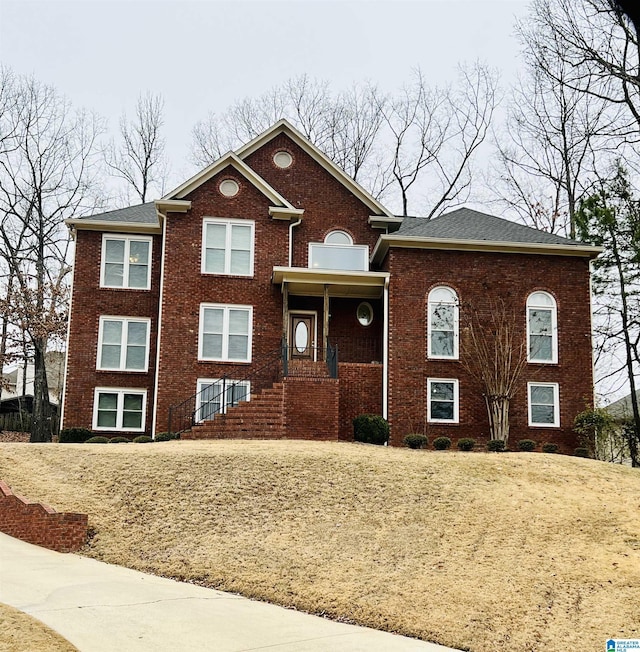 view of front facade with brick siding