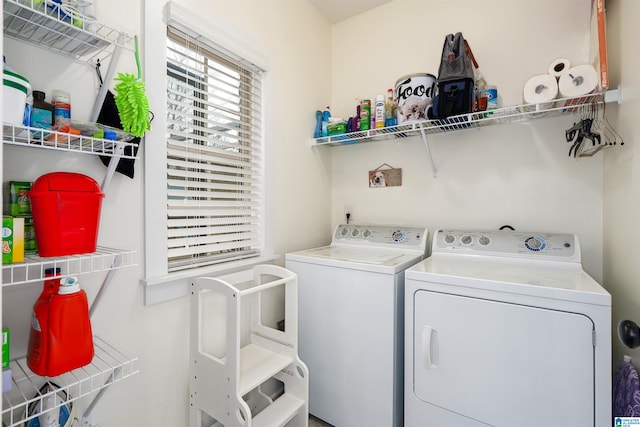 laundry room featuring laundry area and independent washer and dryer