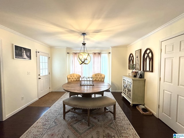 dining room featuring dark wood-style floors, crown molding, plenty of natural light, and baseboards