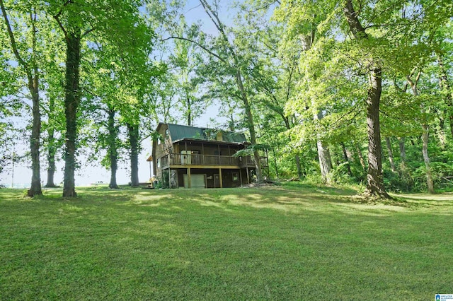 view of yard with a garage