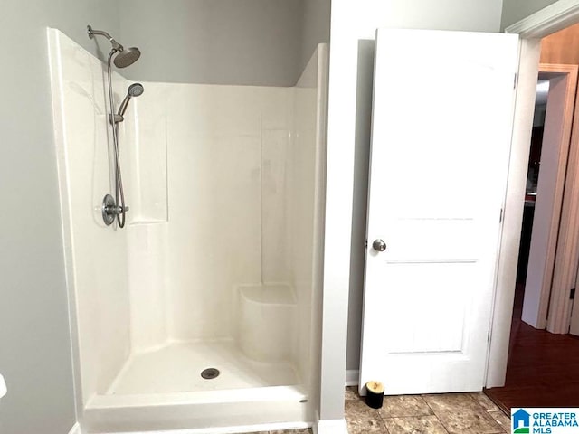 1003 2nd Ave N, Clanton, AL 35045 - bathroom featuring a shower stall