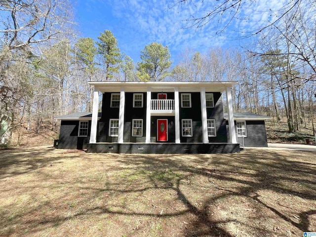 view of outdoor structure featuring covered porch