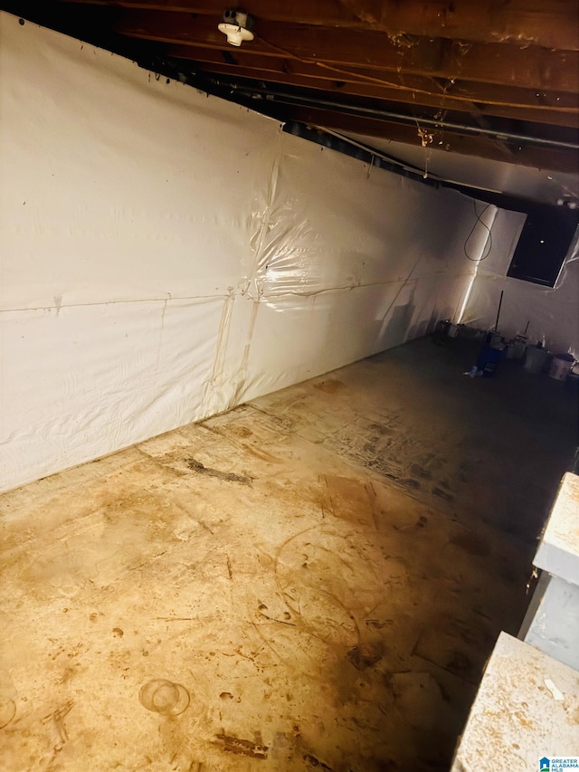 basement with crawl space