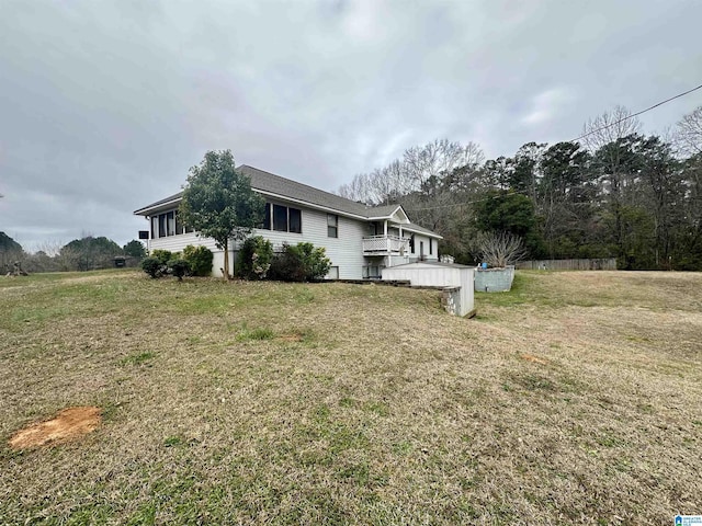 view of front of property with a front lawn