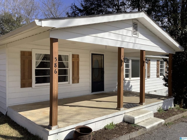 view of front facade with covered porch