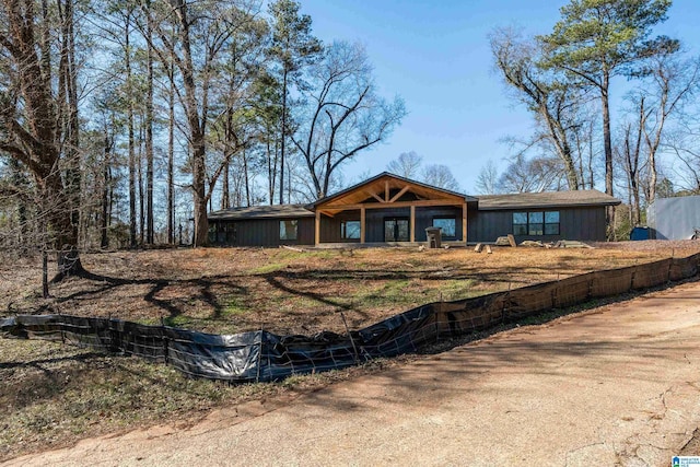 view of front of property