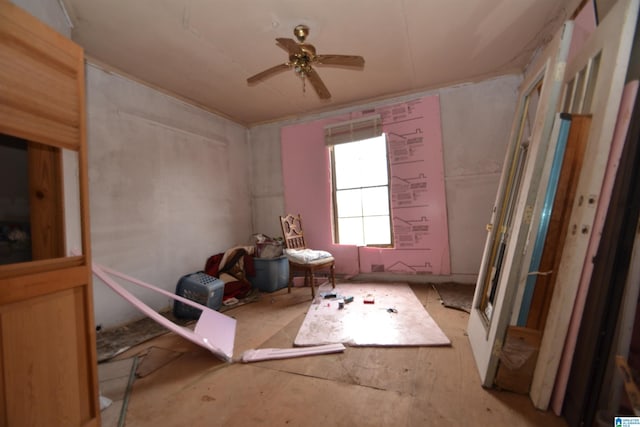 misc room featuring ceiling fan