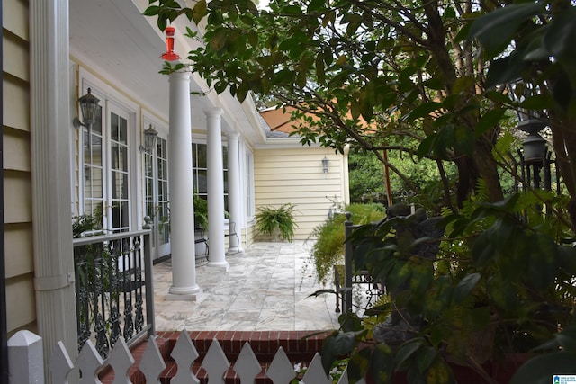 view of patio / terrace with covered porch