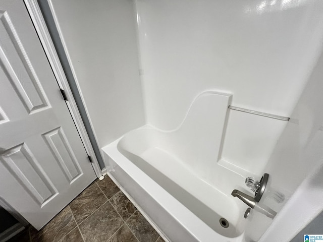 full bath with shower / washtub combination