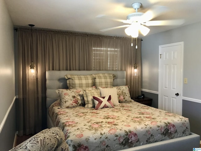 bedroom with a ceiling fan