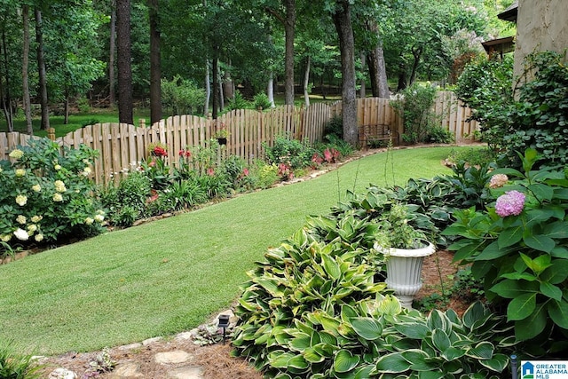 view of yard featuring fence